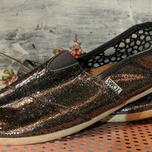 TOMS  silver w8